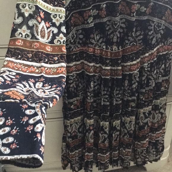 Dress - Picture 3 of 4